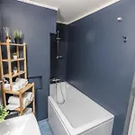 Апартаменты Stylish Place In The Heart Of